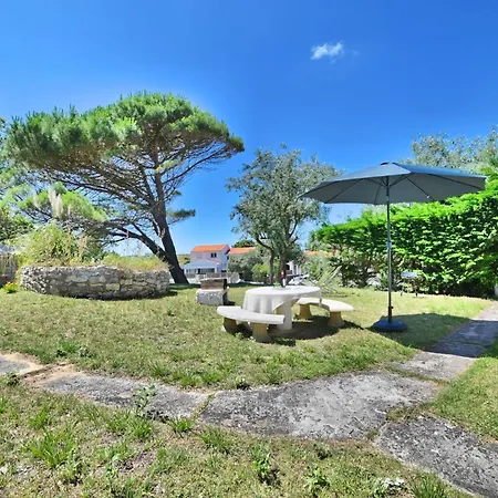 Holiday home Holiday Les Cariatides 2 By Interhome Saint-Pierre-d'Oleron